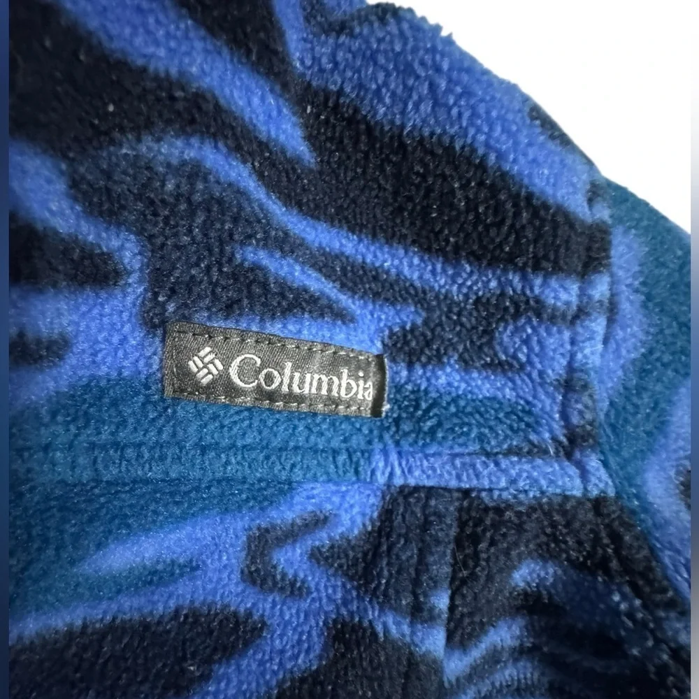 Columbia blue camo fleece ⭐️ - Picture 2 of 4